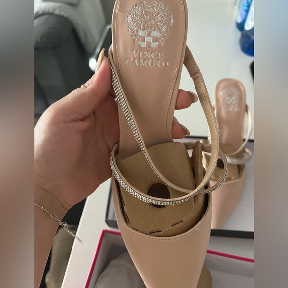 Brand new never worn Vince Camuto nude heels - Picture 5 of 5
